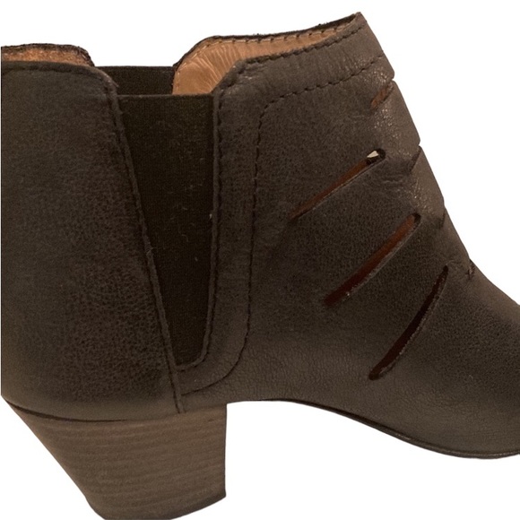 Aquatalia Marvin K Freida Black Leather Laser Cut Ankle Boots 8.5 - Picture 6 of 12